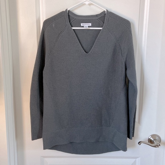 Athleta Hanover Merino Wool Blend V Neck Sweater Top Mist Grey Size XS - Picture 3 of 6